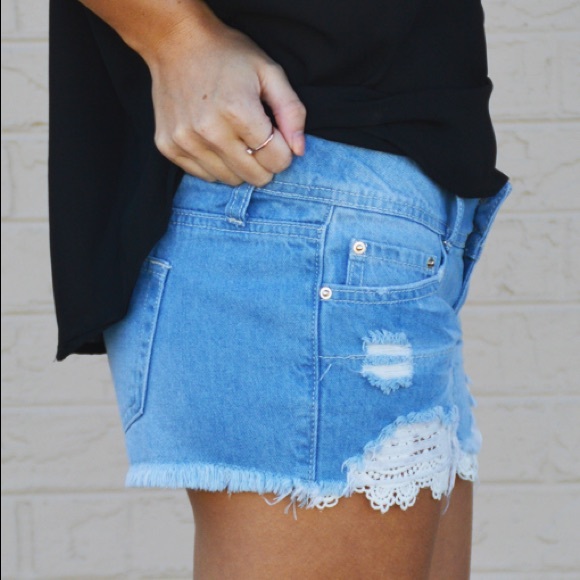 Boutique Very Lacey Light Wash Denim Shorts - Picture 3 of 5