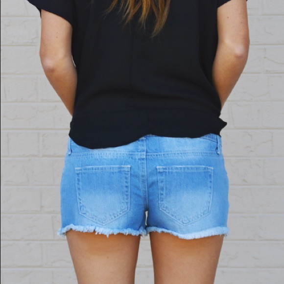 Boutique Very Lacey Light Wash Denim Shorts - Picture 4 of 5
