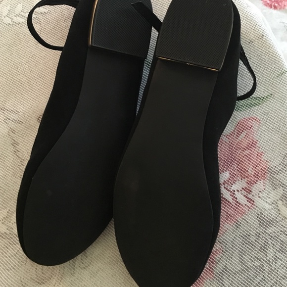 Shoes - Picture 2 of 3