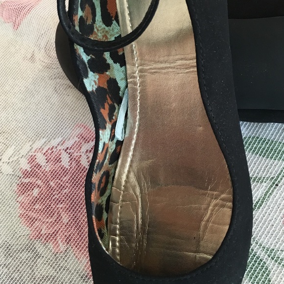 Shoes - Picture 3 of 3