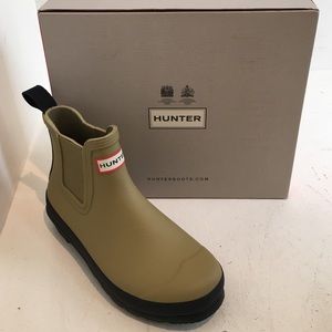 BRAND NEW Hunter rain boots (short)