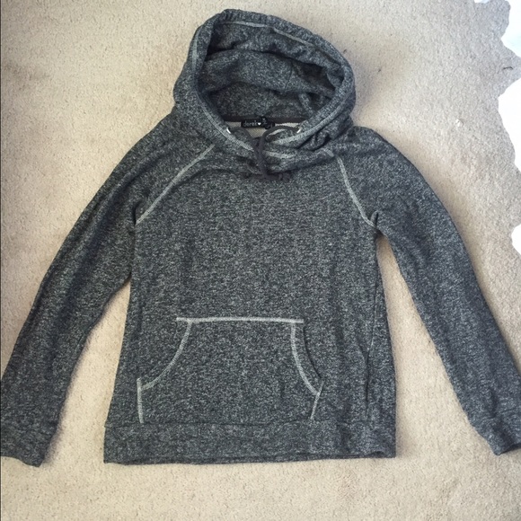 SOLD ‼️ Cowlneck Pullover