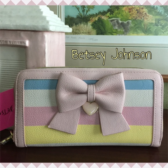 Betsey Johnson Handbags - Betsey Johnson wallet/clutch