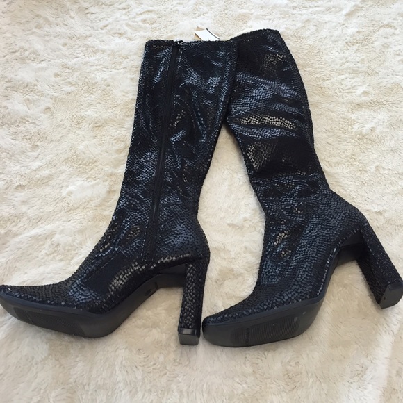 🎉SALE🎉Black boots. Size 51/2