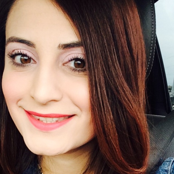 Meet your Posher, April