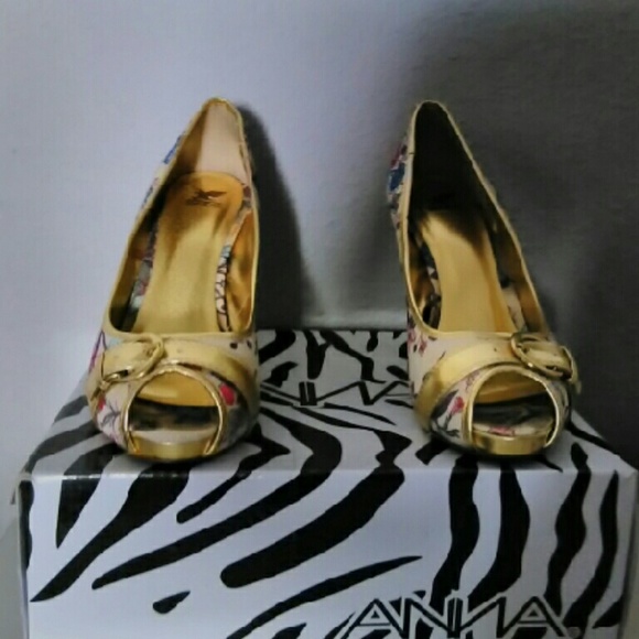 Heels sizes 10