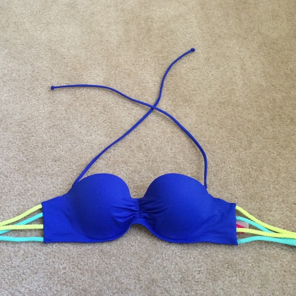 Victoria's Secret swim top - Picture 1 of 4