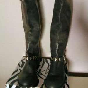 Black boots sizes 8 1/2