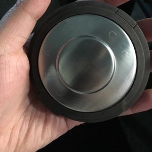 Champagne pop- Becca highlighter