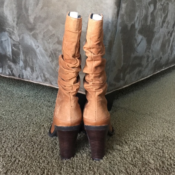NWOT Suede Stacked Heel Brown Boots Size 9W - Picture 2 of 4