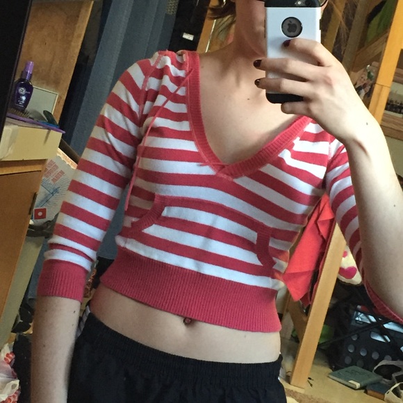 Cropped hooded sweater
