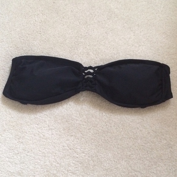 Black, strapless bikini top