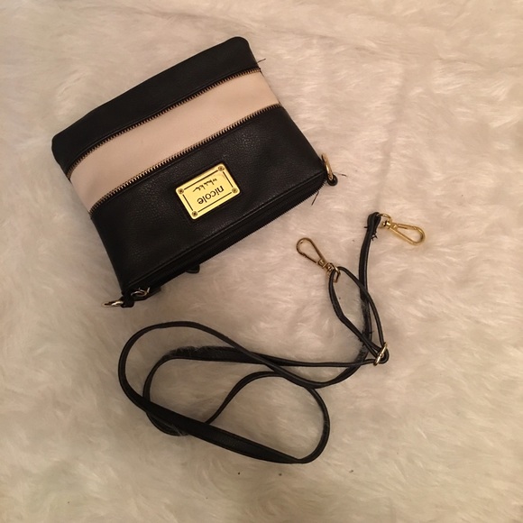 Small Crossbody - Picture 3 of 3