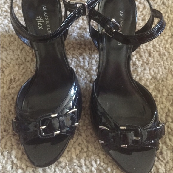 Anne Klein black heels size 8 1/2