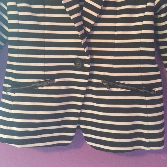 Striped blazer - Picture 3 of 3