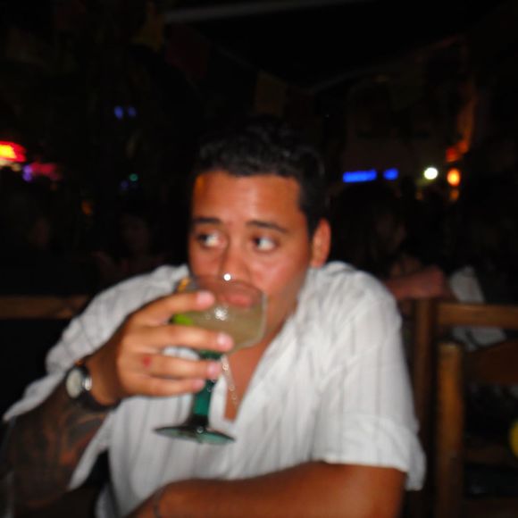 Meet your Posher, Victor