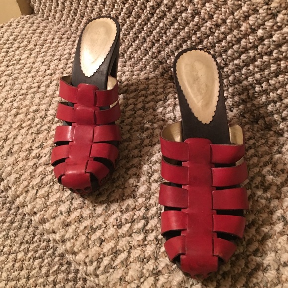 Clogs - Picture 2 of 4