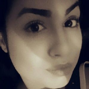Meet your Posher, Keyla
