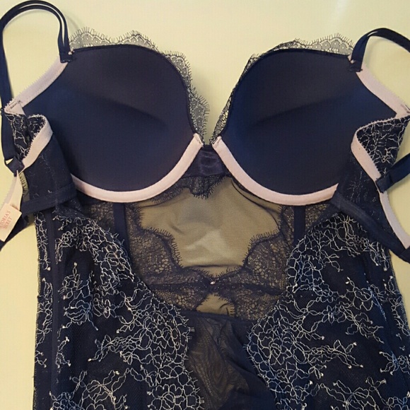 Victoria's Secret nighty/corset - Picture 3 of 4