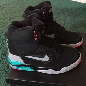 (MENS) NIKE AIR COMMAND FORCE (MENS) 8.5