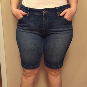 Levi's 545 Denim Bermuda Shorts Size 14