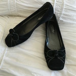 Respira black suede bow flats