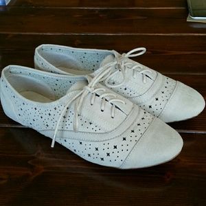 Adorable Oxford flats