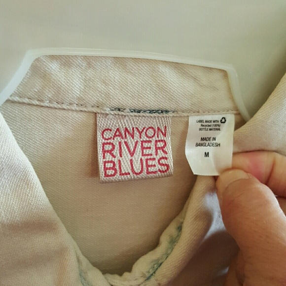 Stylish button long sleeve - Picture 2 of 3