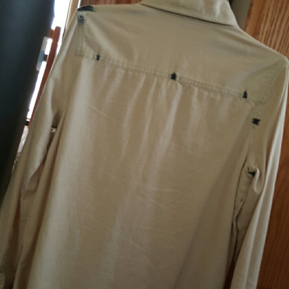Stylish button long sleeve - Picture 3 of 3