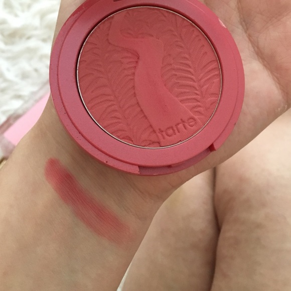 Tarte Blush - Picture 3 of 4