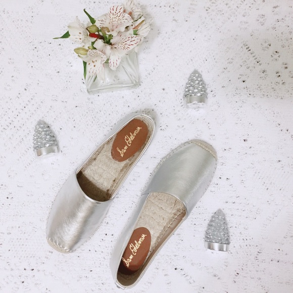 Sam Edelman Shoes - Host Pick 🍾 04/25 ✨ Sam Edelman • Silver Flats 〰