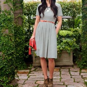 ⚡️SOLD⚡️Lularoe Amelia S