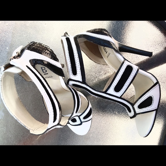 Stylish black/white sandal/heels