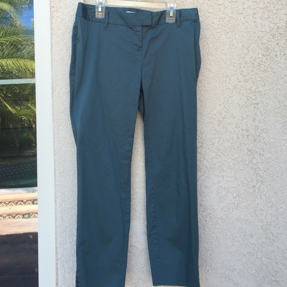 Bar III Pants - BAR III Capri slacks in size 4