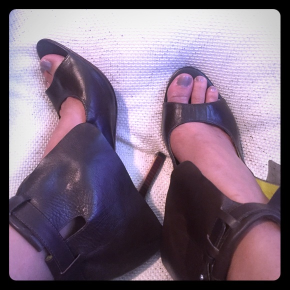 Matiko Leather Brown High Heels