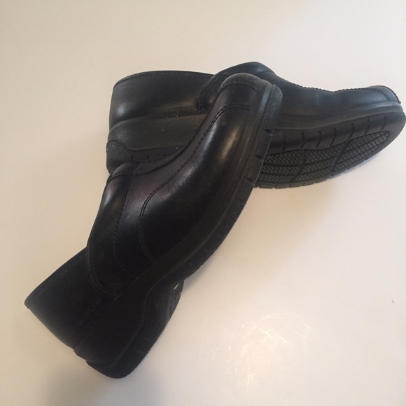 Dansko @ work leather crocs