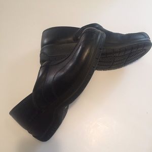 Dansko @ work leather crocs