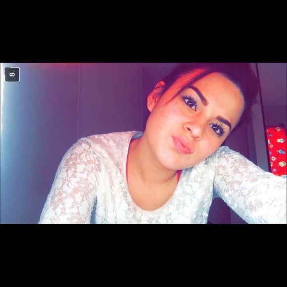 Meet your Posher, Edith - Picture 1 of 1