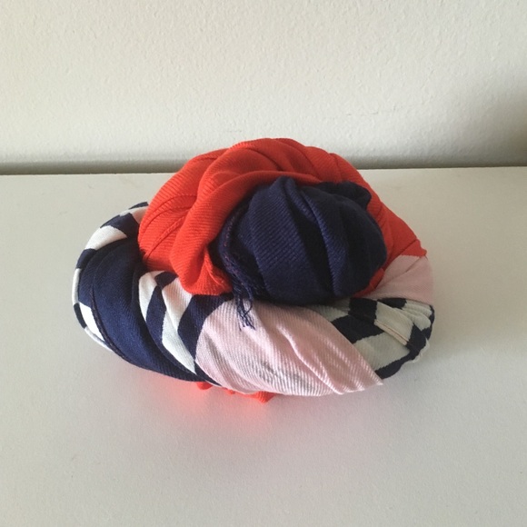 Gorgeous lightweight Kate spade scarf