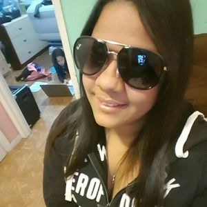 Meet your Posher, Glennys