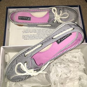 Brand new sperrys!