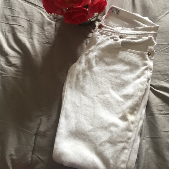 White Skinny Jeans - Picture 2 of 4