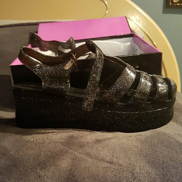 Black Glitter Platform Jelly
