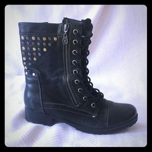 NWOT GUESS COMBAT BOOTS