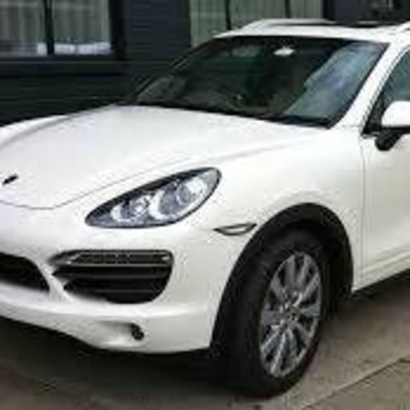 Meet your Posher, Eloise