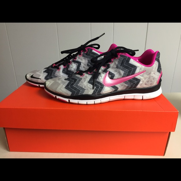 Nike Womens Free Run Sneaker 5.0