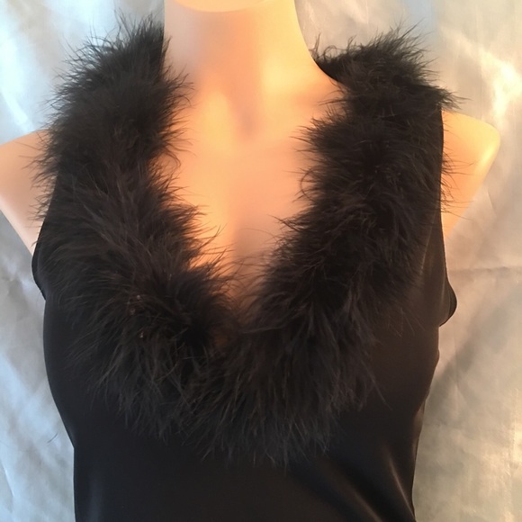 ❌SOLD❌Charlotte Russe marabou stretch top, size M - Picture 4 of 4