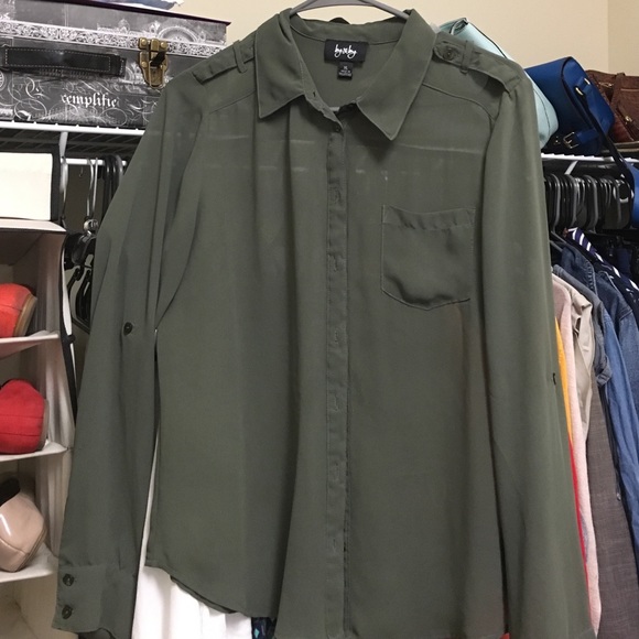 Sheet button down