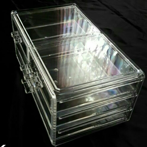 Acrylic Cosmetic/Jewelry Chest - Picture 3 of 3