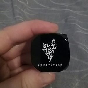 Younique moodstruck minerals eyeshadow